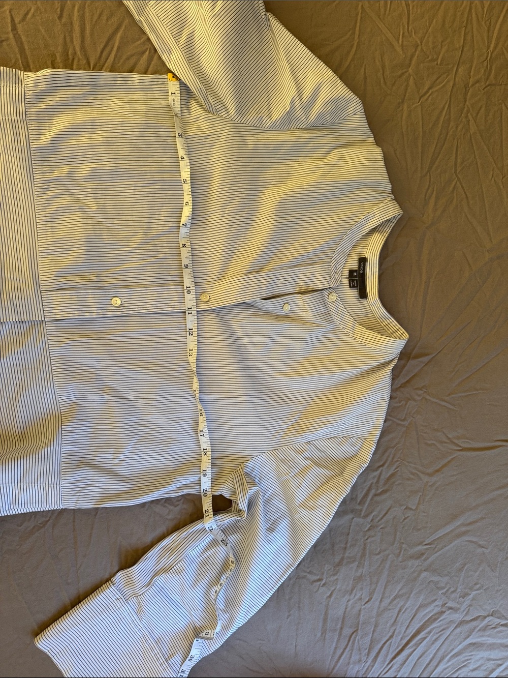 Lot: 2 Vince shirts, medium - Picture 7 of 10